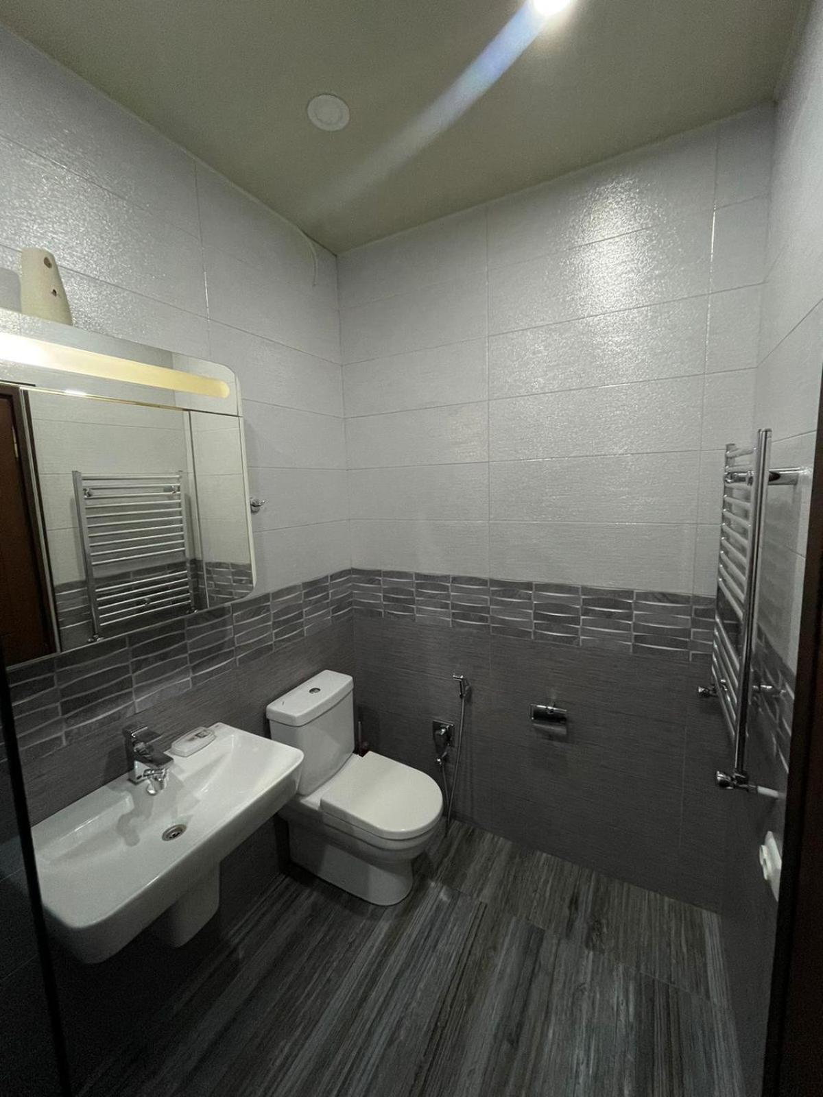 Apartment Anzi บาทูมิ ภายนอก รูปภาพ