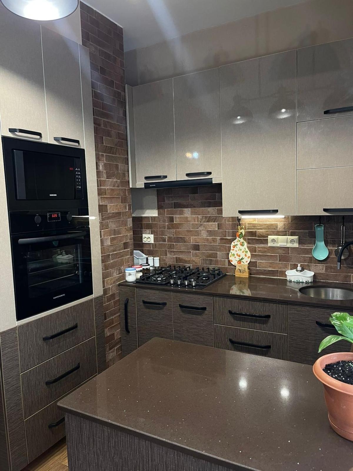 Apartment Anzi บาทูมิ ภายนอก รูปภาพ