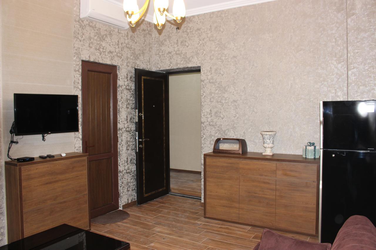 Apartment Anzi บาทูมิ ภายนอก รูปภาพ