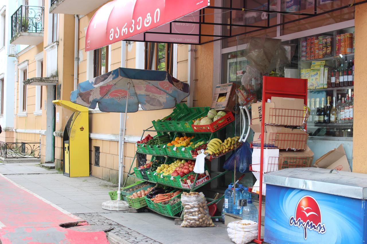 Apartment Anzi บาทูมิ ภายนอก รูปภาพ