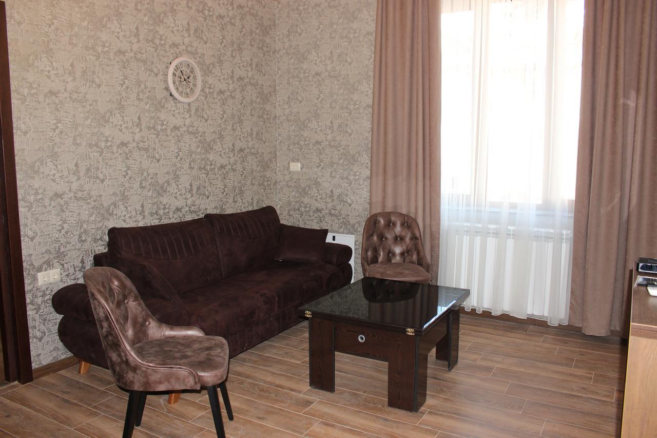 Apartment Anzi บาทูมิ ภายนอก รูปภาพ