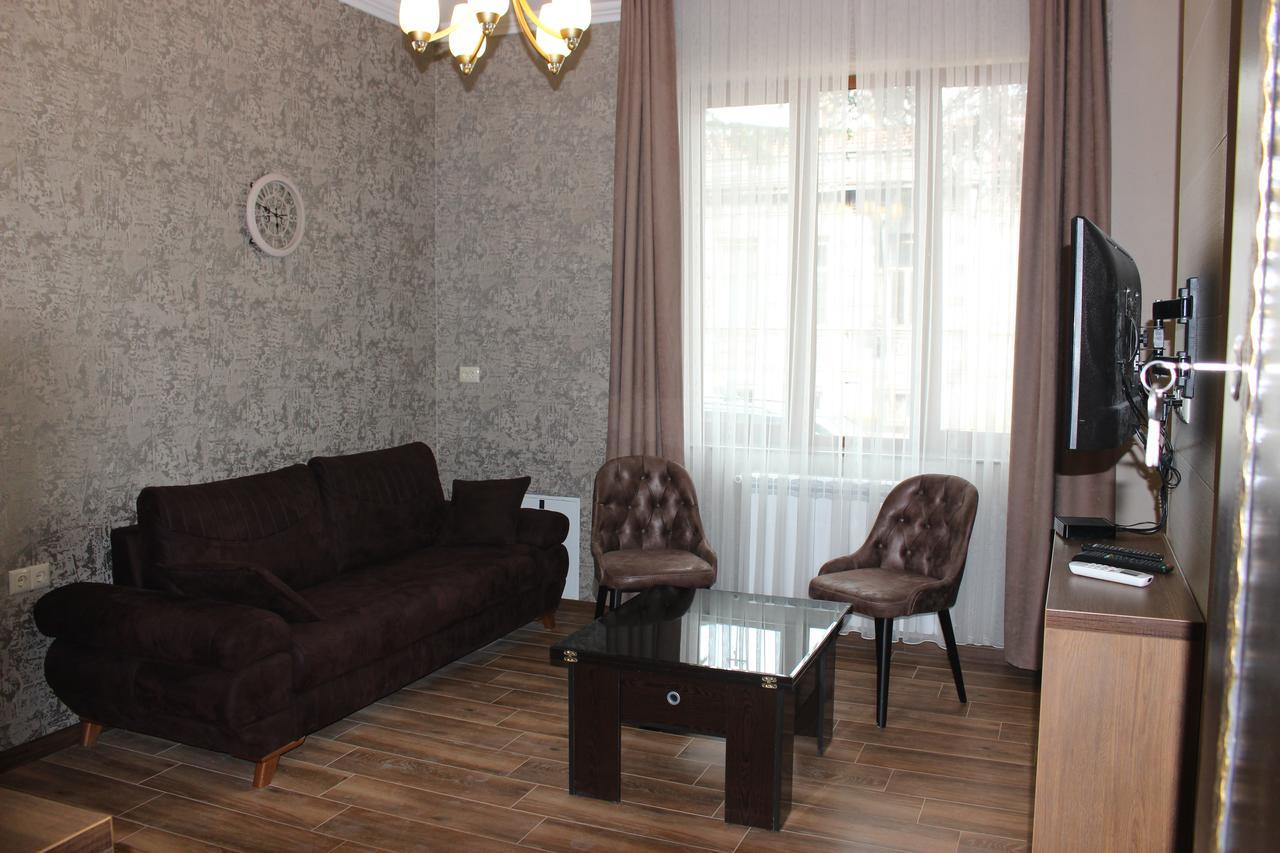 Apartment Anzi บาทูมิ ภายนอก รูปภาพ