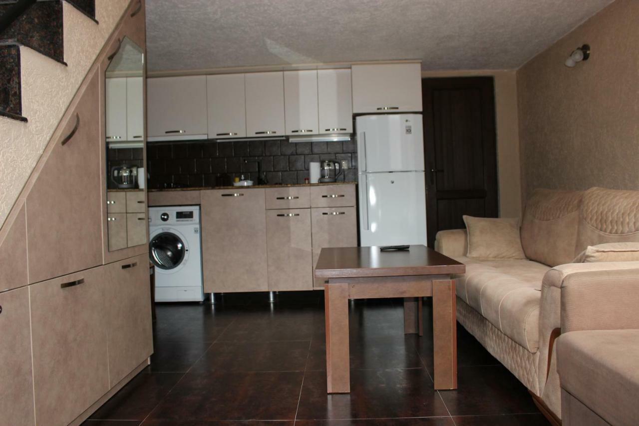Apartment Anzi บาทูมิ ภายนอก รูปภาพ