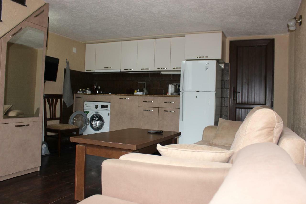 Apartment Anzi บาทูมิ ภายนอก รูปภาพ